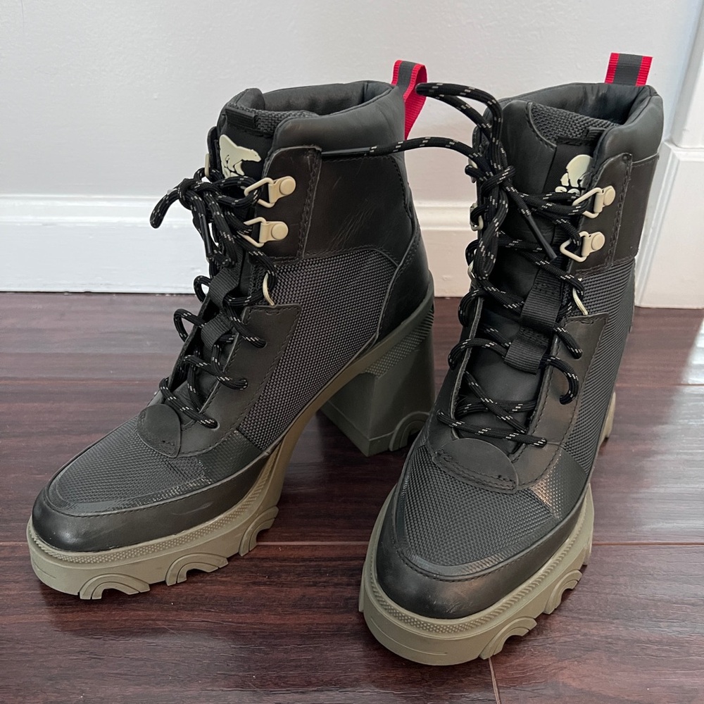 Sorel Black and Olive Lace-Up Platform Heel Boots